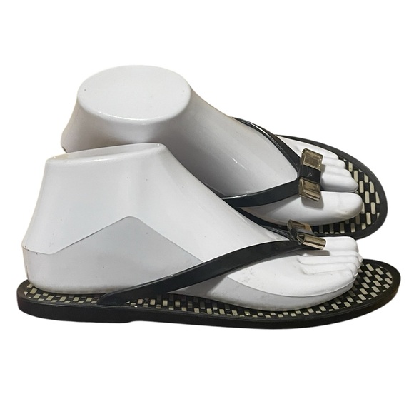 Coach Landon Flip Flops, Size 7B, GUC - Picture 2 of 6